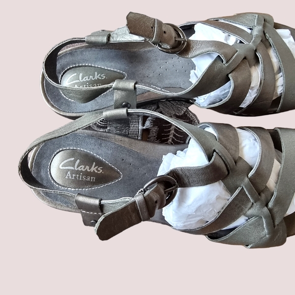 Clarks Artisan Platinum Leather Active Air Sandals - Picture 3 of 8